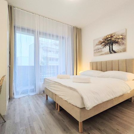 Appartamento Wings - Brand New - Presidential Garden - Free Parking Bratislava Esterno foto