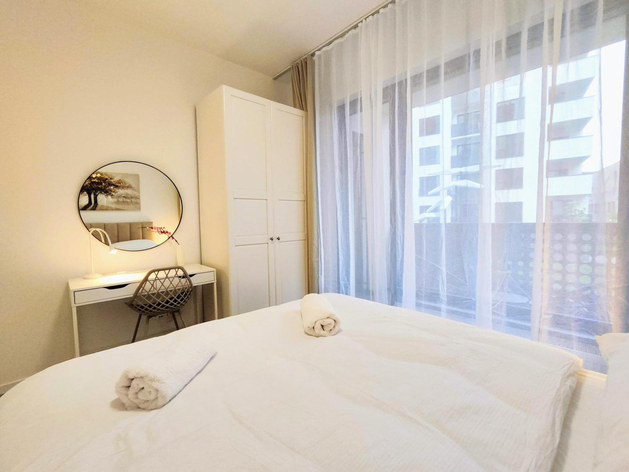 Appartamento Wings - Brand New - Presidential Garden - Free Parking Bratislava Esterno foto