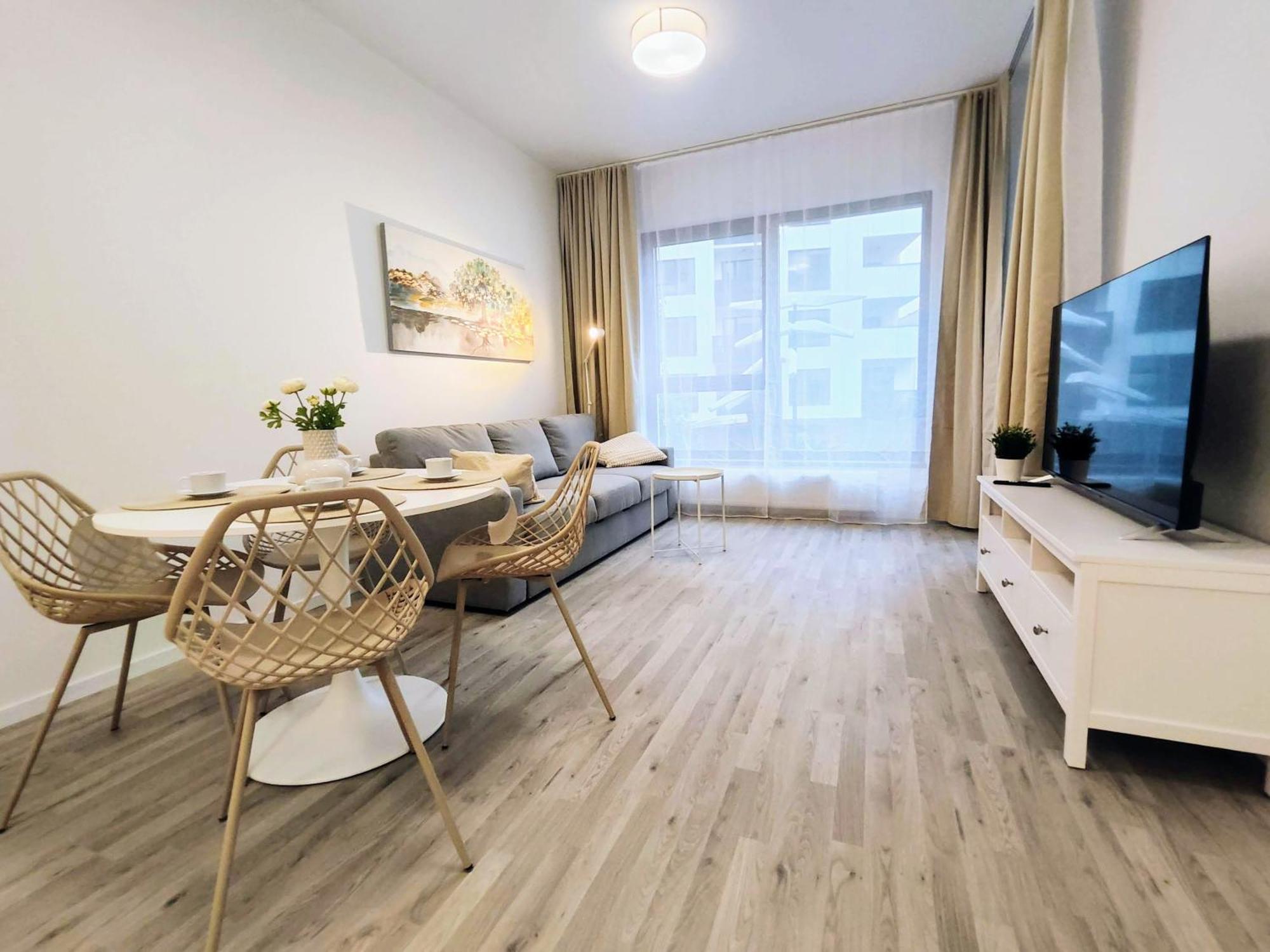 Appartamento Wings - Brand New - Presidential Garden - Free Parking Bratislava Esterno foto