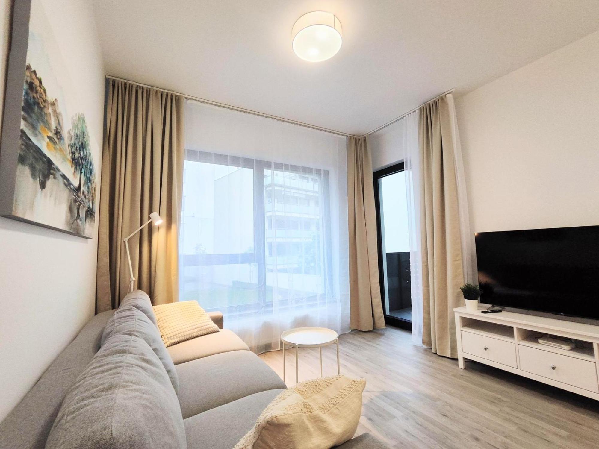 Appartamento Wings - Brand New - Presidential Garden - Free Parking Bratislava Esterno foto