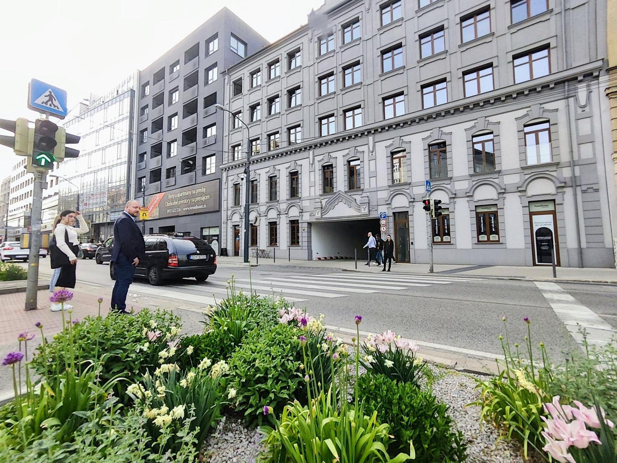 Appartamento Wings - Brand New - Presidential Garden - Free Parking Bratislava Esterno foto